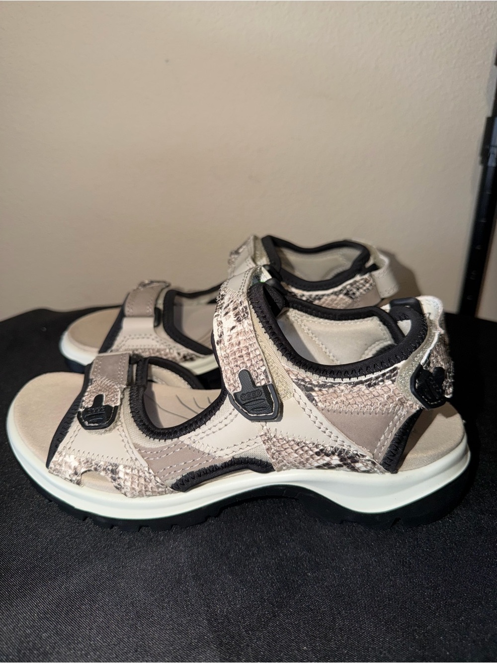 ECCO “Off-road” Snakeprint LEATHER sandals